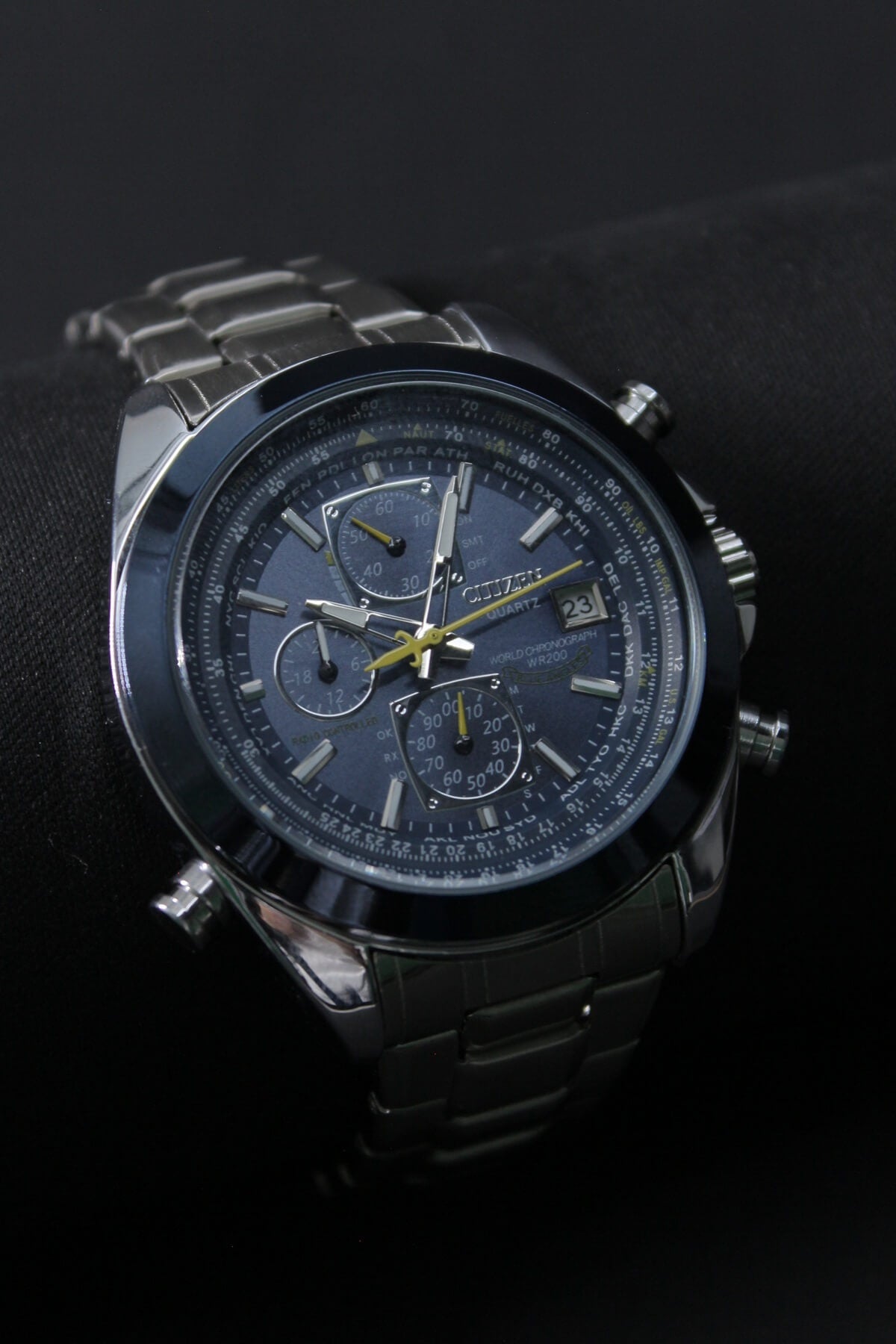 Reloj Citizen Steel Class: Correa Metálica de Alta Gama