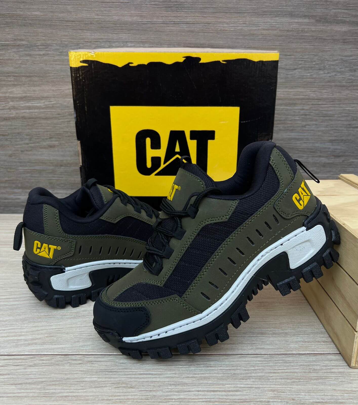 Colección CAT Intruder