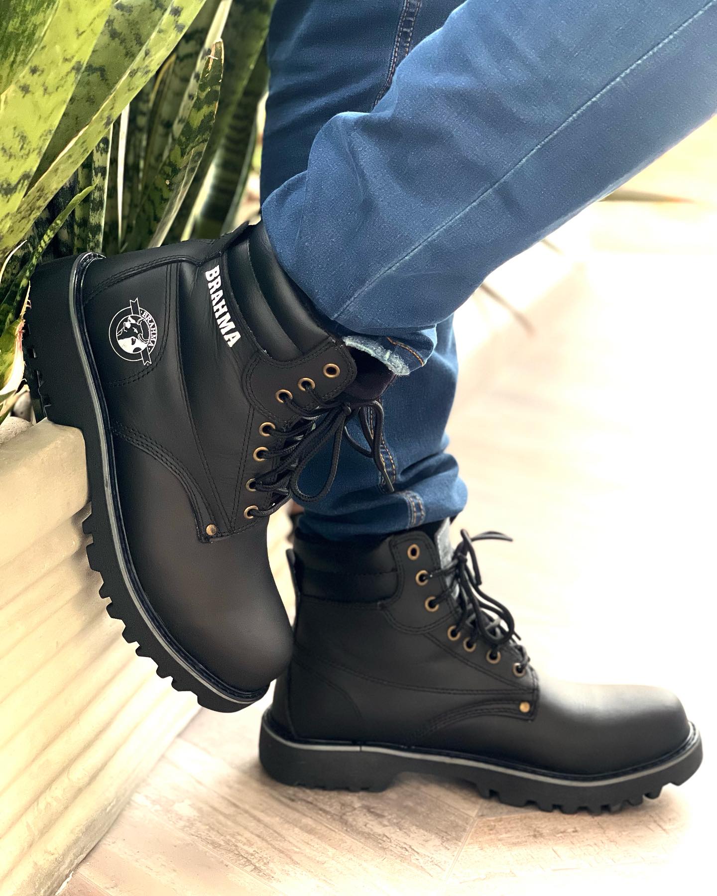 Botas de Cuero Brahma Clásica – Durabilidad, Estilo y Confort para Tus Pies