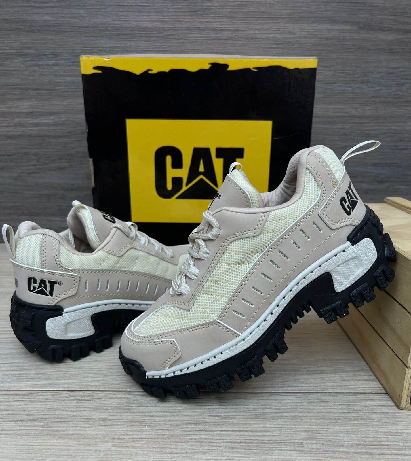 Colección CAT Intruder