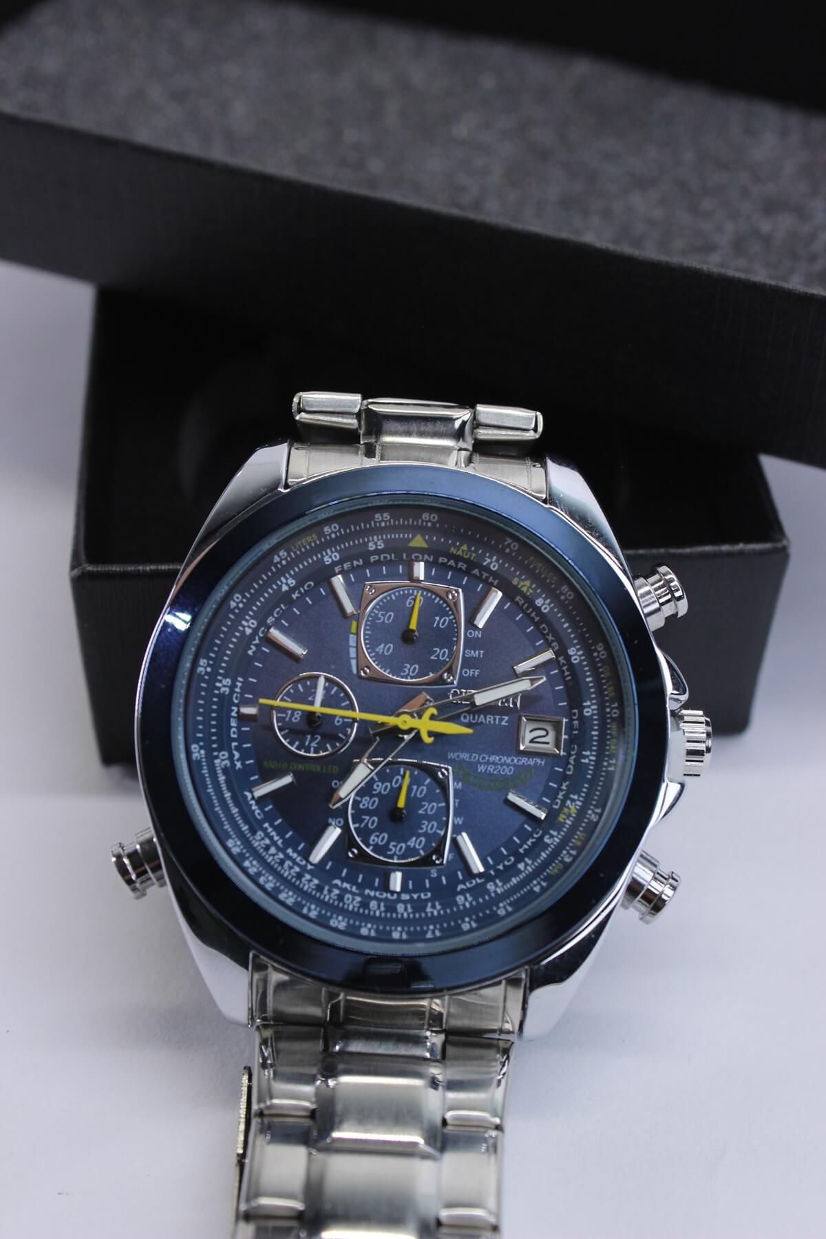 Reloj Citizen Steel Class: Correa Metálica de Alta Gama