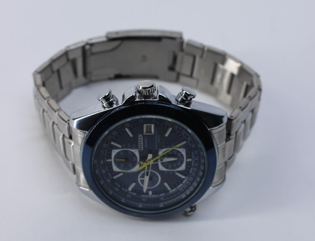 Reloj Citizen Steel Class: Correa Metálica de Alta Gama