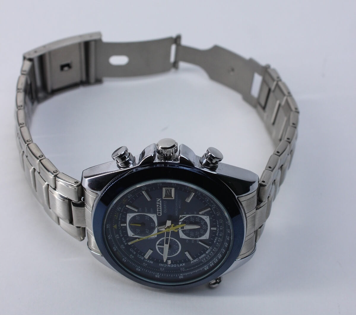 Reloj Citizen Steel Class: Correa Metálica de Alta Gama