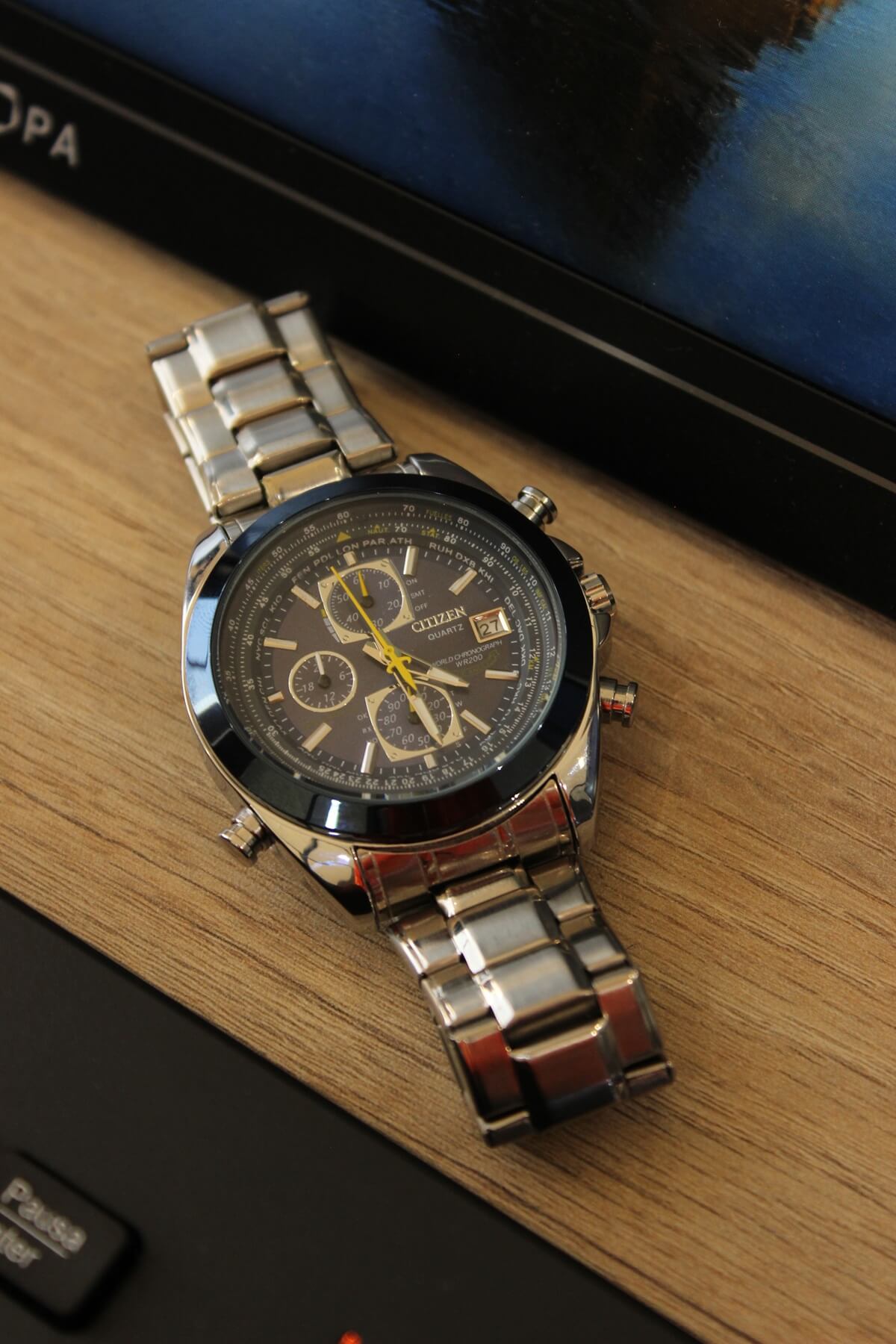 Reloj Citizen Steel Class: Correa Metálica de Alta Gama
