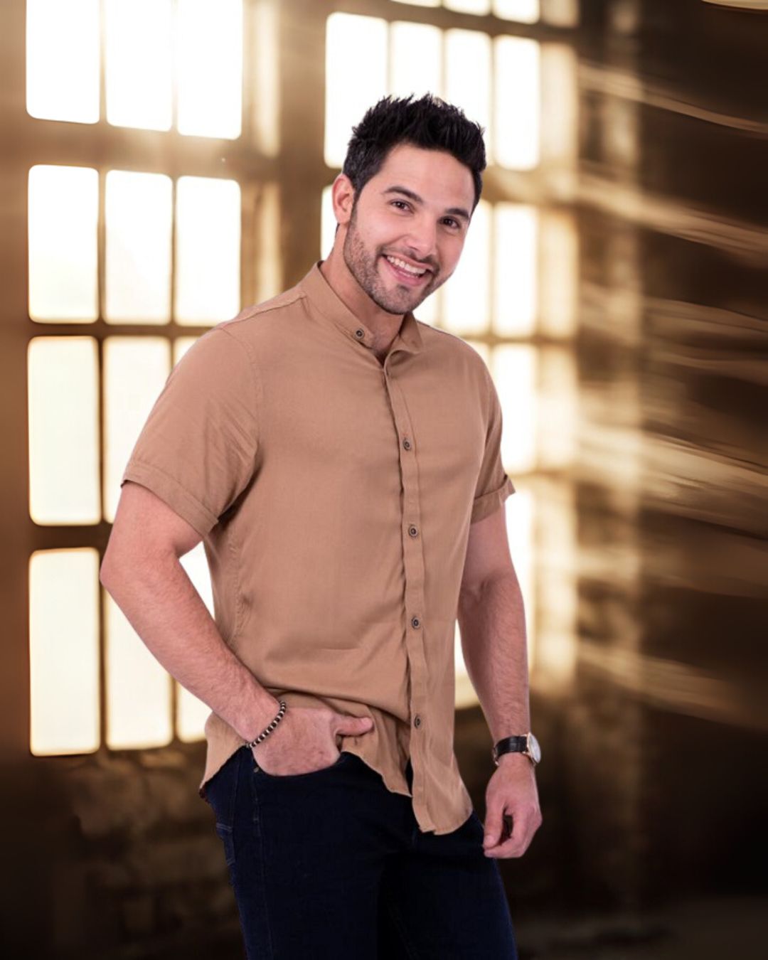 Camisa Manga Corta Sin Cuello en Seda Fria