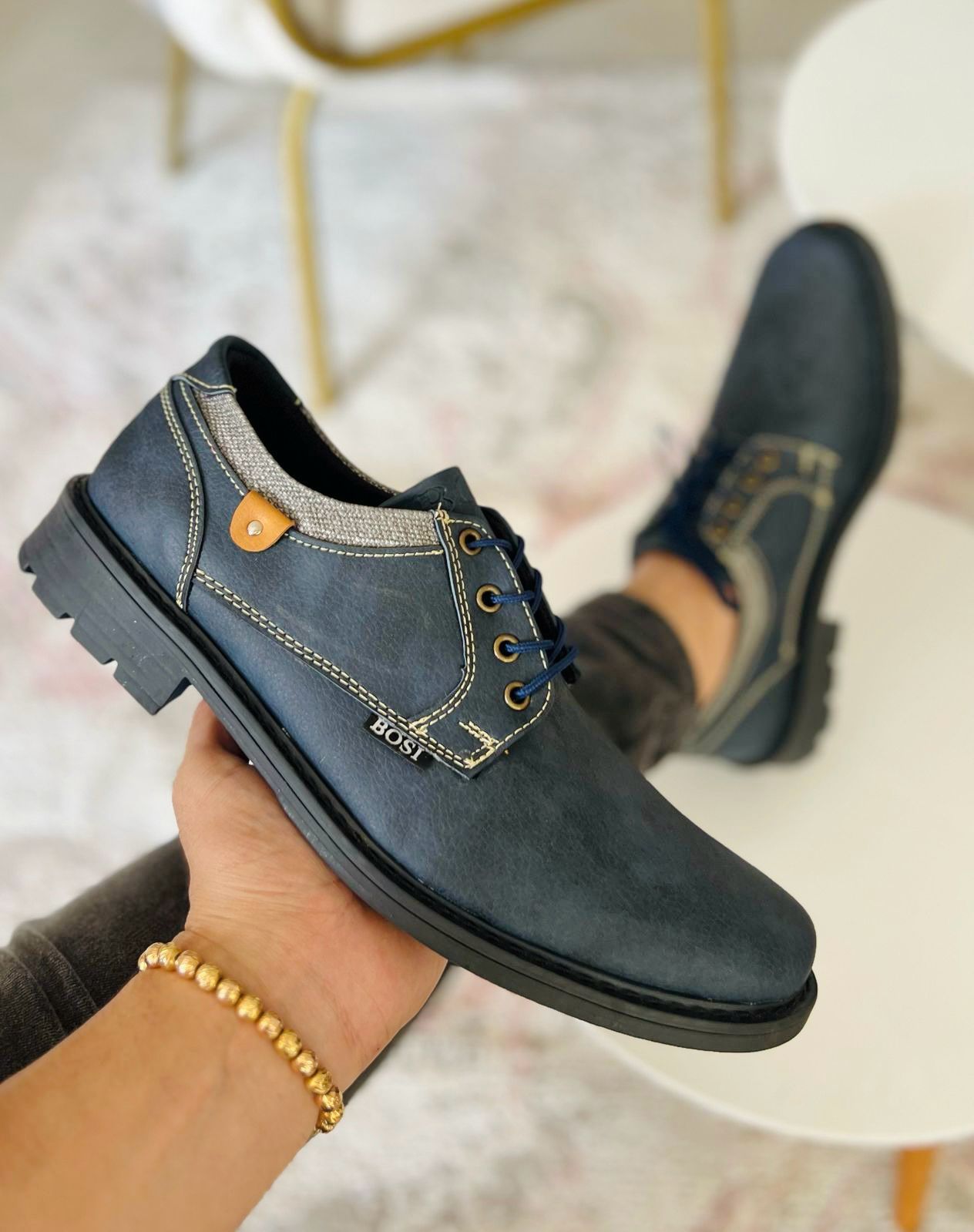 Zapato Casual Bosi: Estilo Clásico con Detalles Modernos