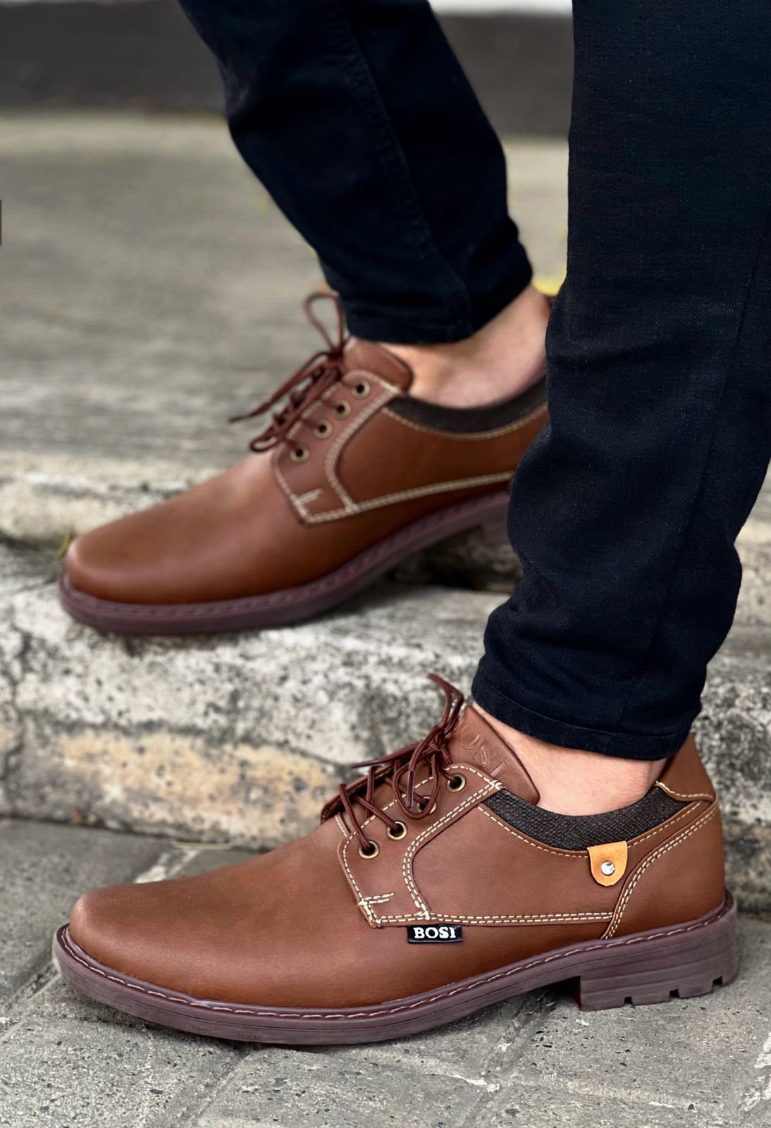 Zapato Casual Bosi: Estilo Clásico con Detalles Modernos