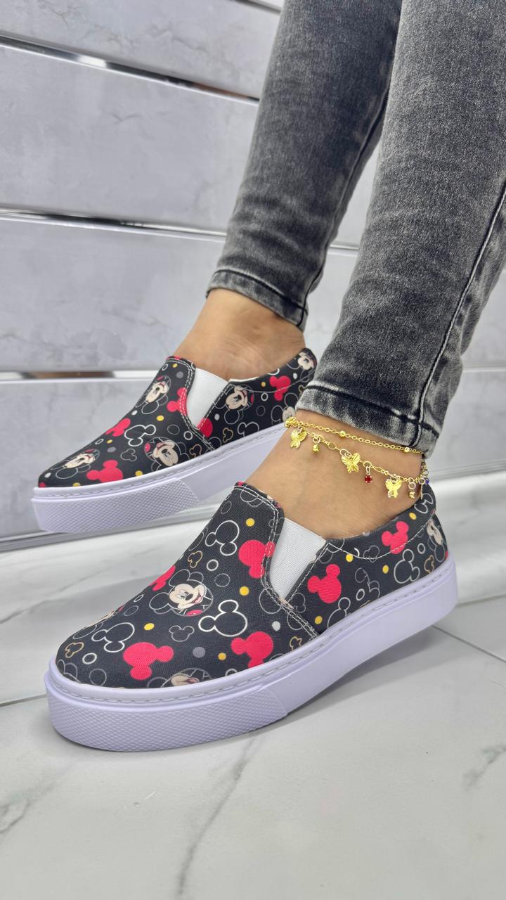 Zapatillas Personajes: Tus Pasos Con Tus Personajes Favoritos