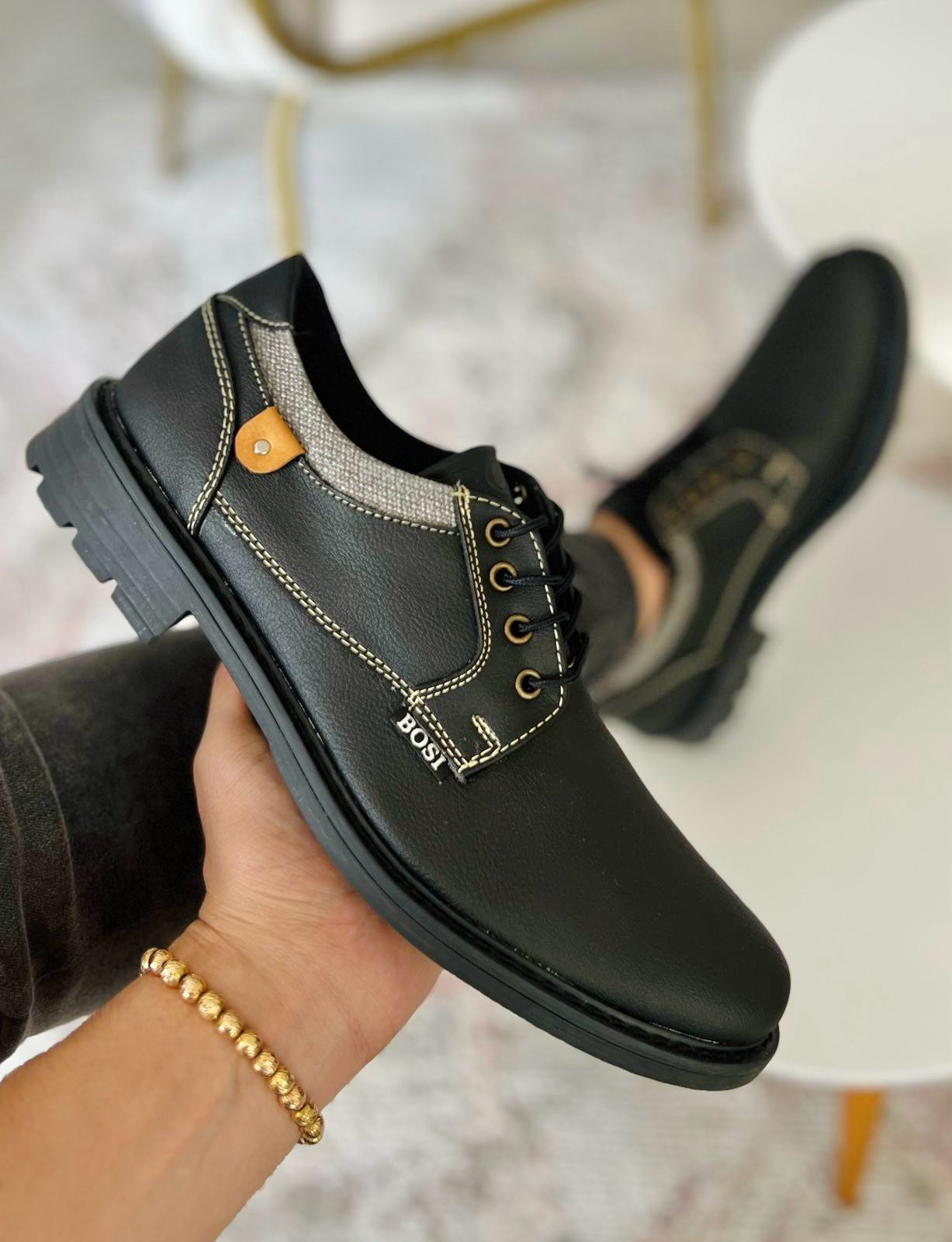 Zapato Casual Bosi: Estilo Clásico con Detalles Modernos