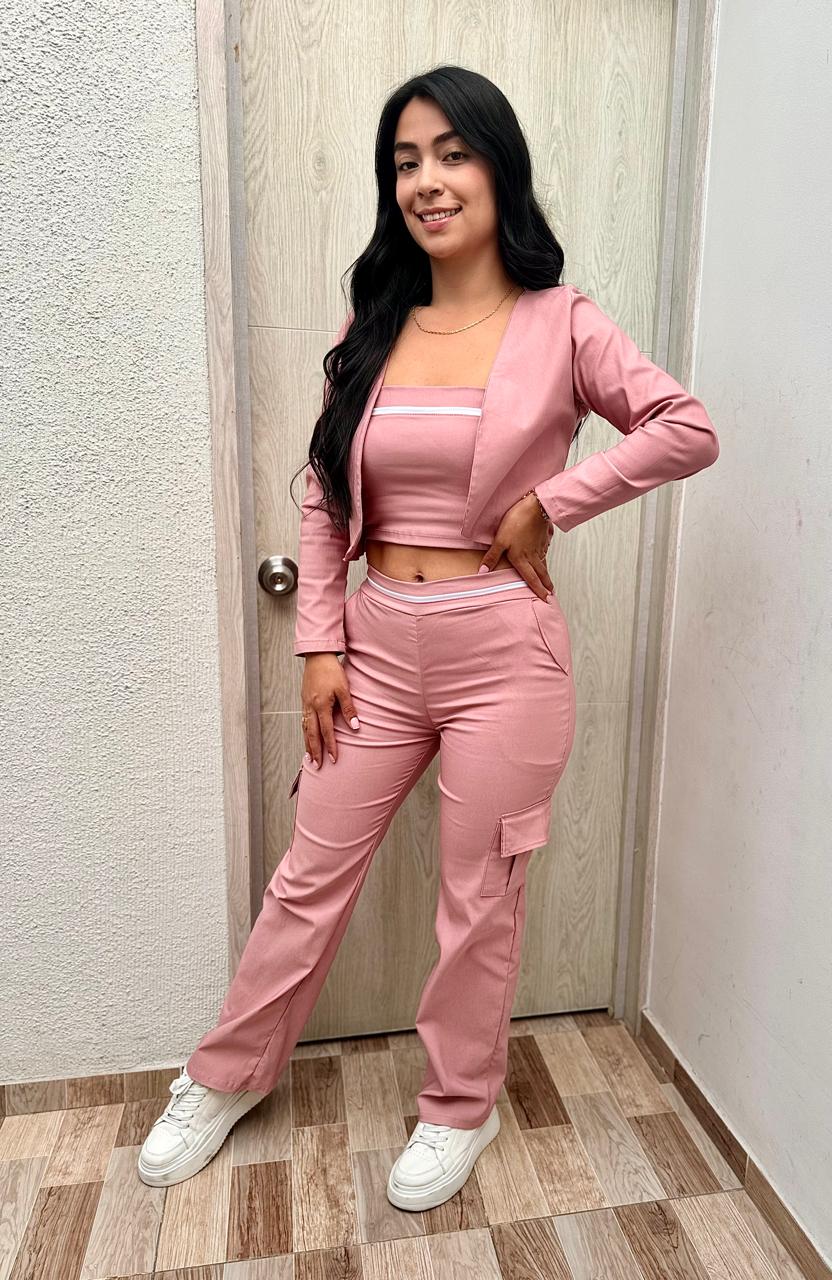 Conjunto Urbano 3P: Estilo, Comodidad y Funcionalidad en Cada Pieza