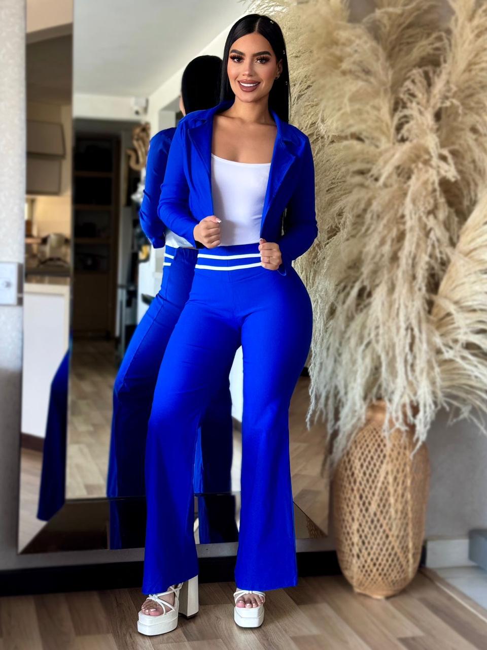 Conjunto Elegancia 3 Piezas: Blusa, Blazer y Pantalón Bota Ancha