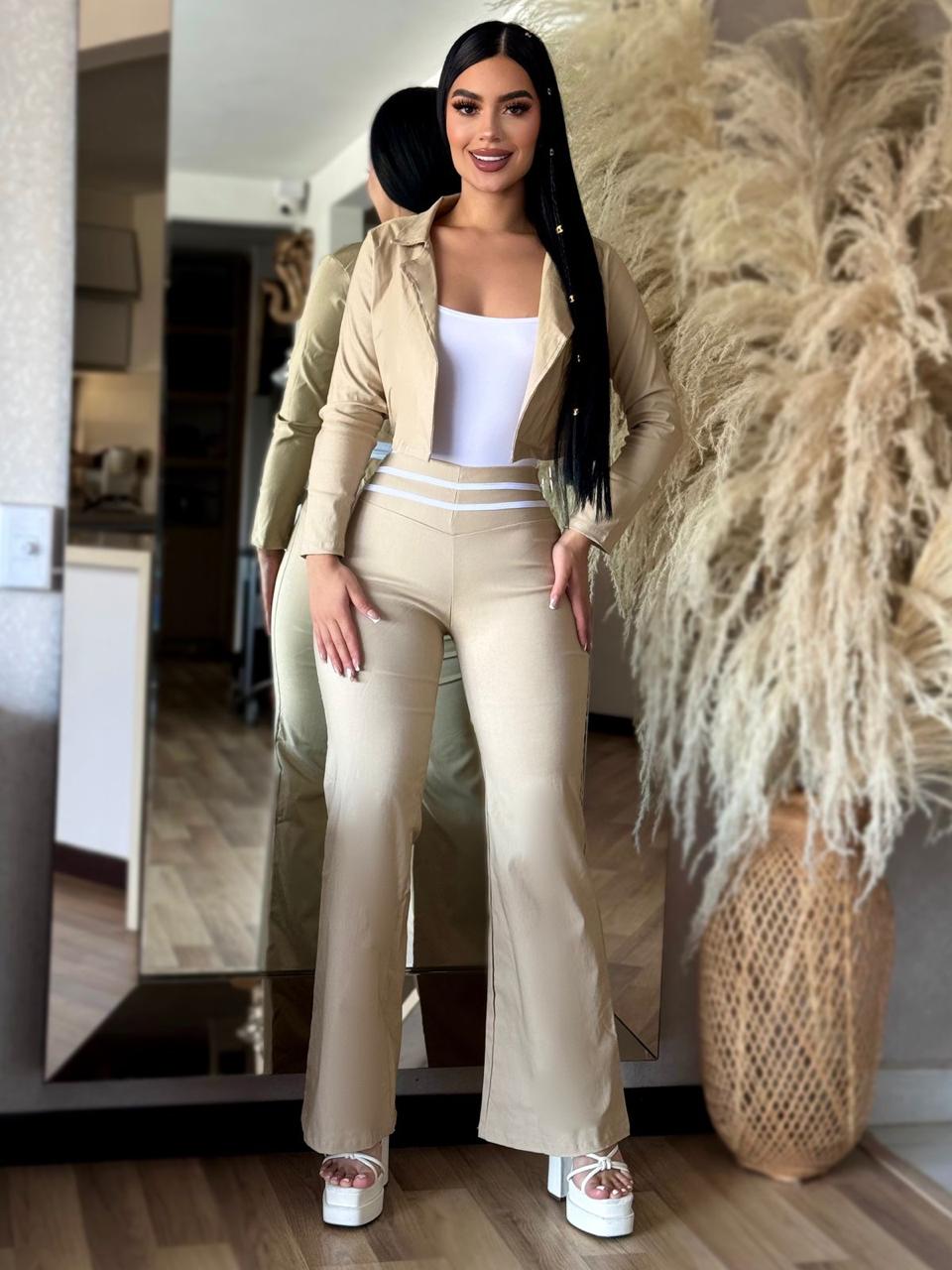 Conjunto Elegancia 3 Piezas: Blusa, Blazer y Pantalón Bota Ancha