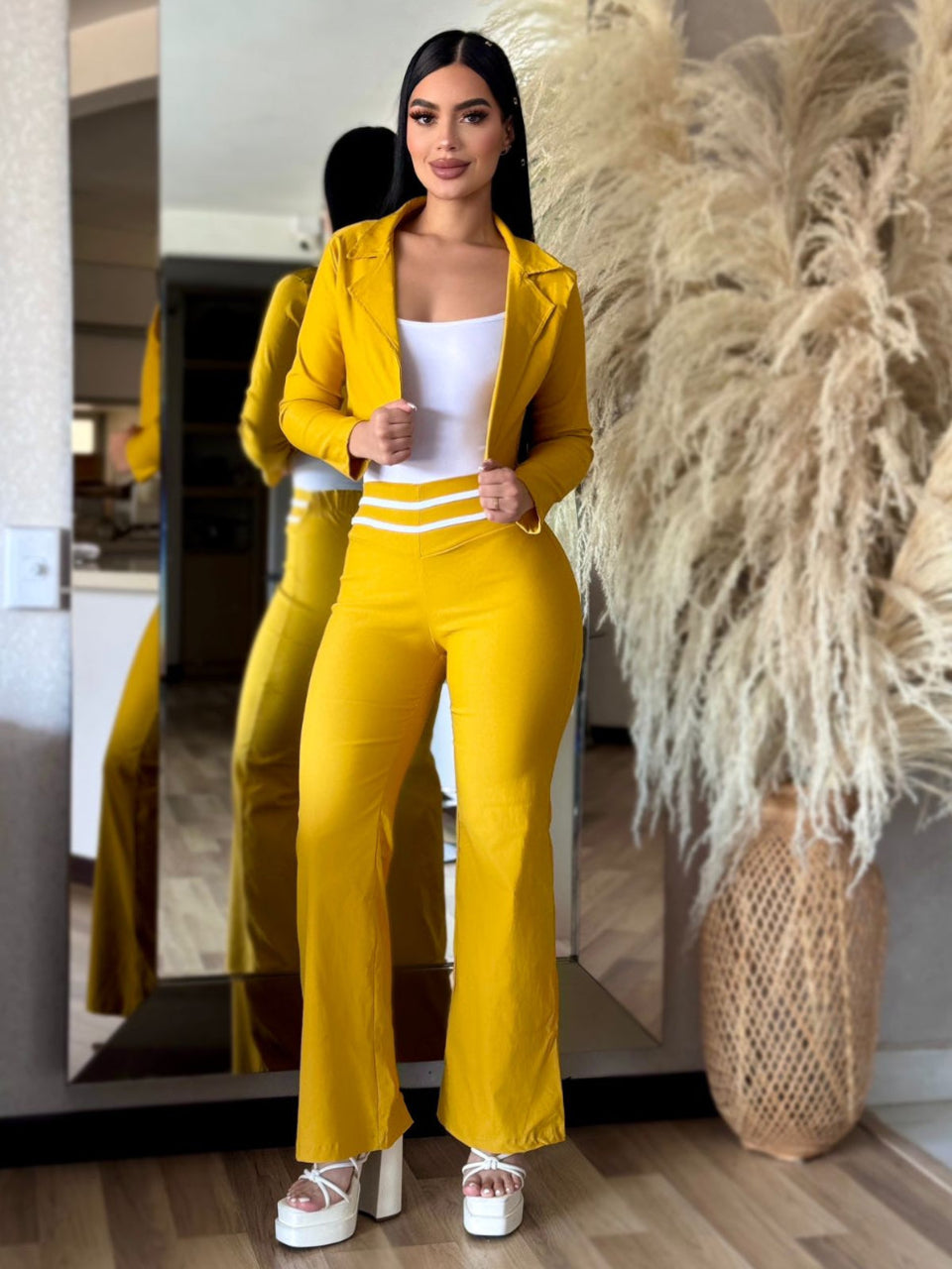Conjunto Elegancia 3 Piezas: Blusa, Blazer y Pantalón Bota Ancha