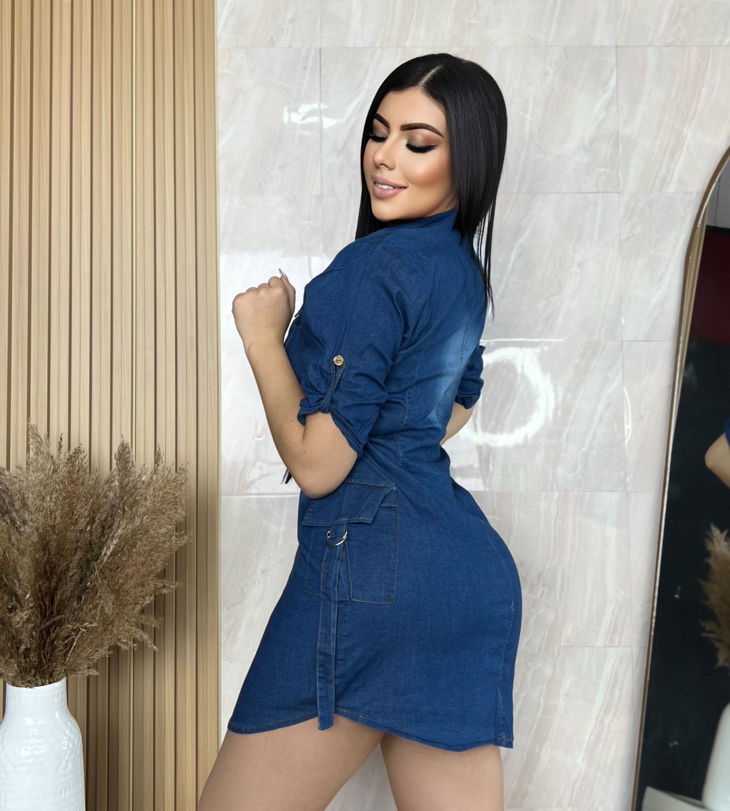 Vestido en Jean Cargo: La Pieza que Transforma tu Look