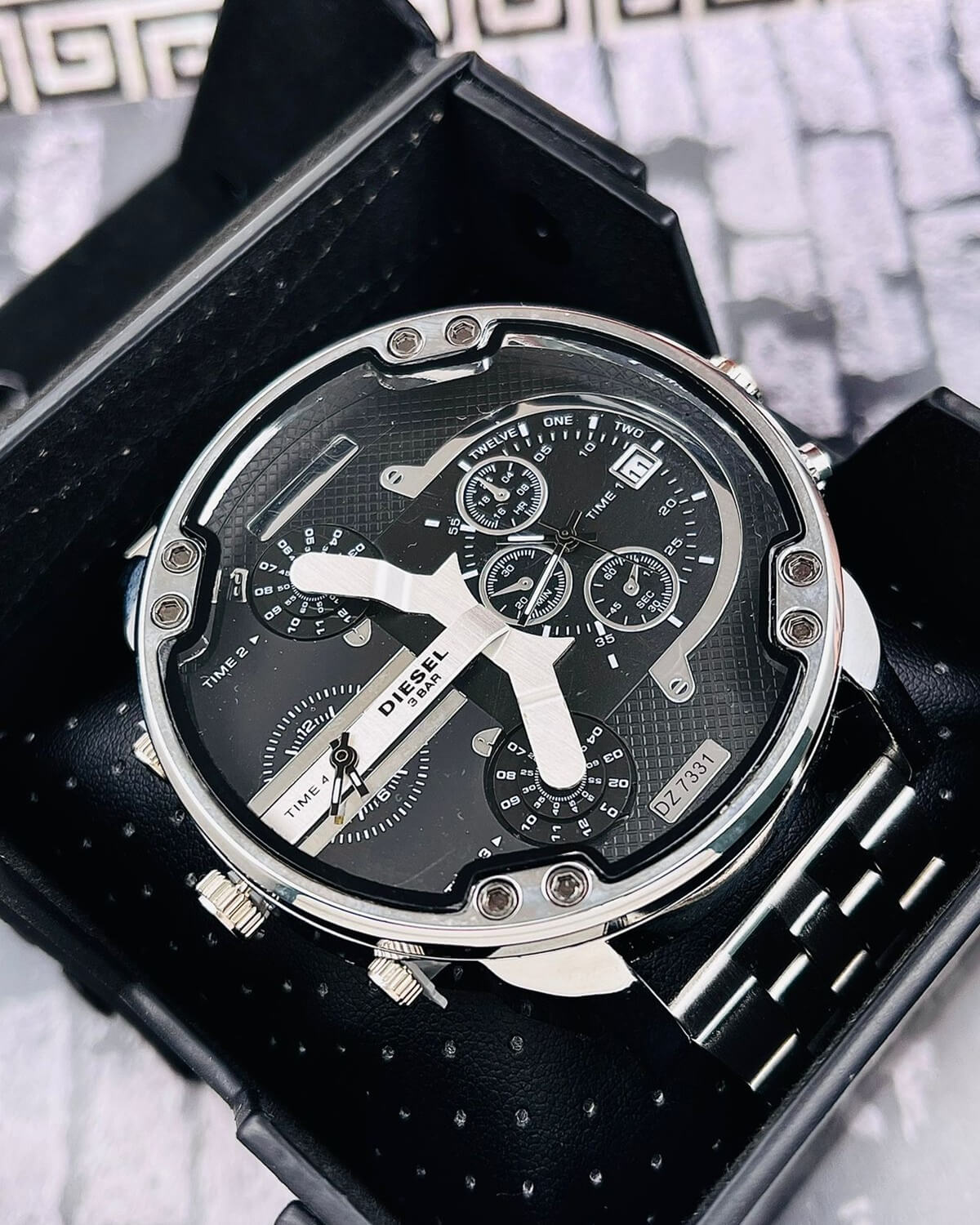 Reloj Diesel 4 Hours: Estilo y Precisión para Tu Día a Día