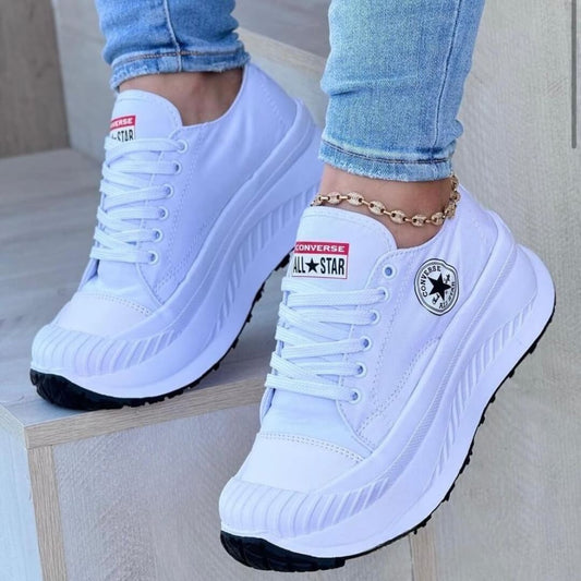 Converse Dama: Tu Estilo Puede Ser Tu Fortaleza
