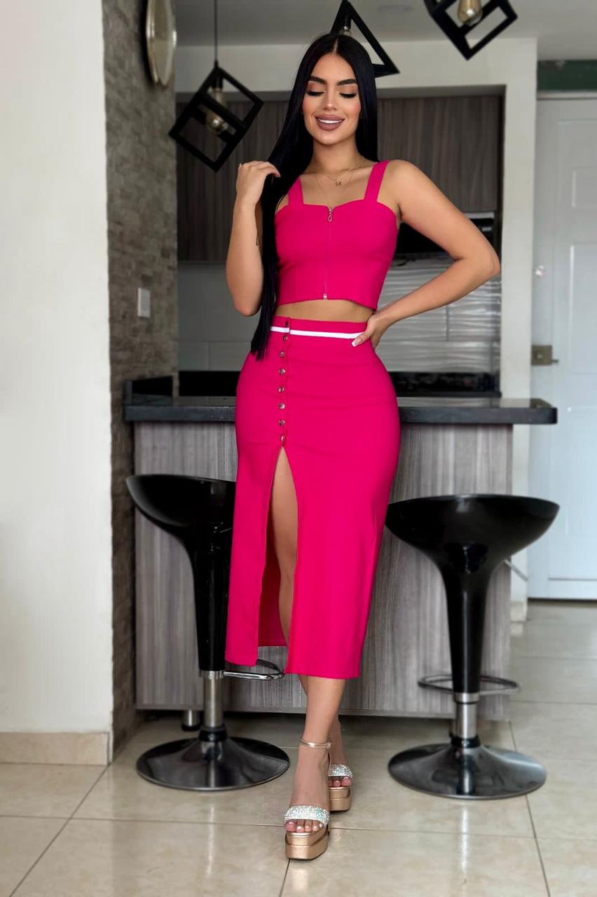 Conjunto de Falda y Blusa Elegancia Colombiana – Sofisticación y Versatilidad en Dos Piezas